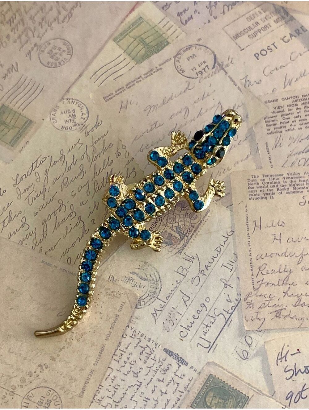 Sparkling Blue Rhinestone Alligator Brooch - Glam & Fun Accessory